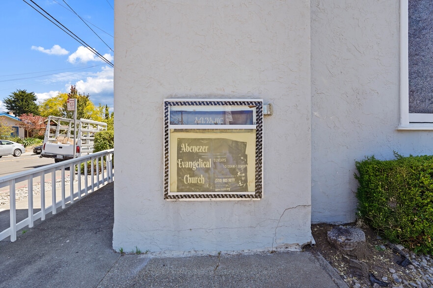 More Photos Of 2703 California St, Berkeley Religious Facility For Sale