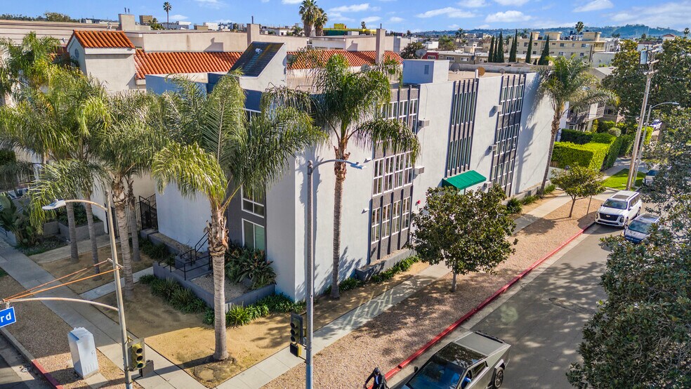 More Photos Of 1010 S Bedford St, Los Angeles Apartments For Sale