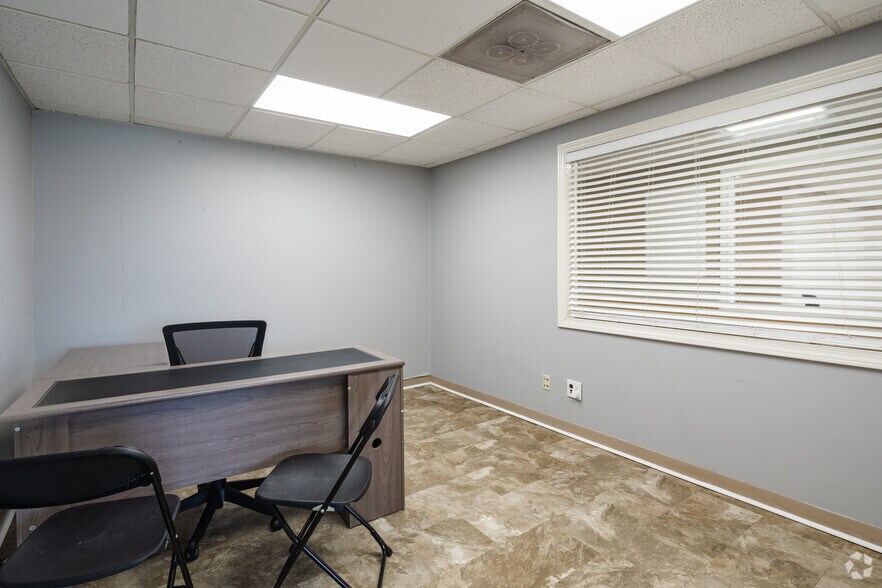 More Photos Of 13031 Veterans Memorial Hwy, Douglasville Warehouse For Lease