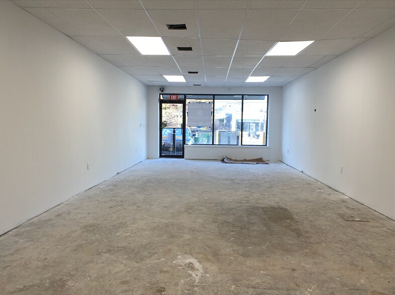 More Photos Of 610 Forest Ave, Staten Island Storefront For Lease