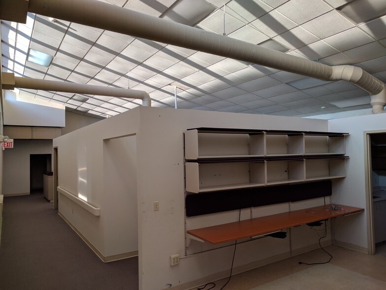 More Photos Of 114 Columbia St, Corning Office For Lease