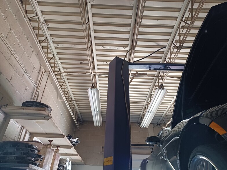 More Photos Of 1380 Wellington St W, Ottawa Auto Repair For Sale