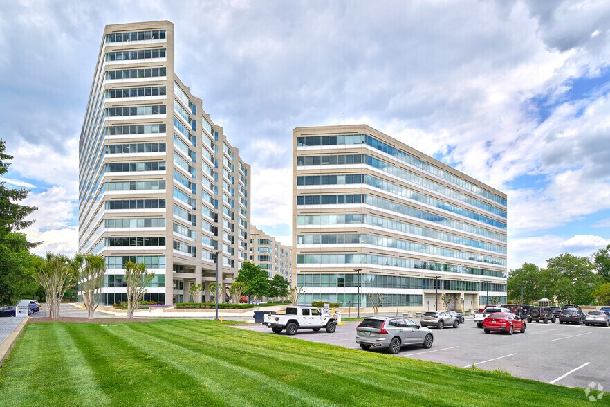 More Photos Of 6903 Rockledge Dr, Bethesda Unknown For Lease