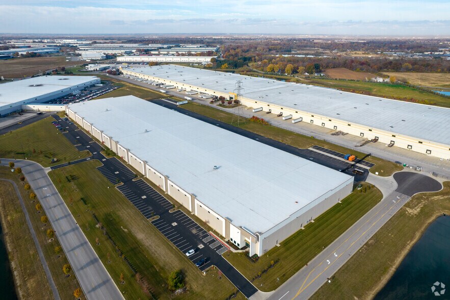 More Photos Of 5275 Centerpoint Pky, Groveport Distribution For Lease