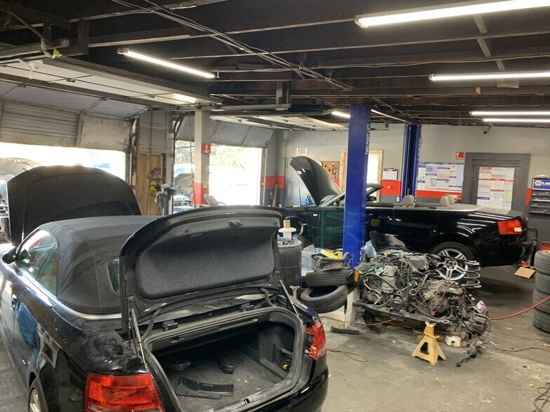 More Photos Of 262 Central Ave, Pawtucket Auto Dealership For Sale