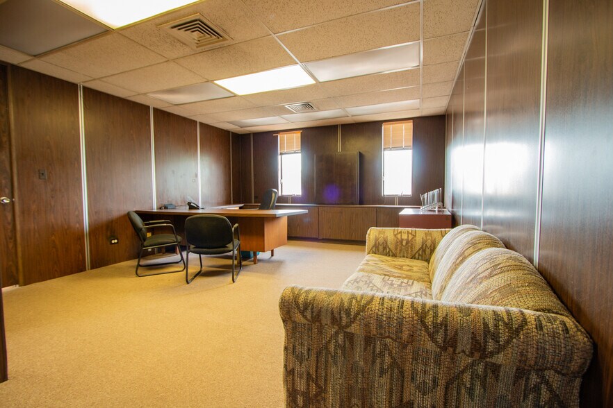 More Photos Of 3533 S Archer Ave, Chicago Office For Lease