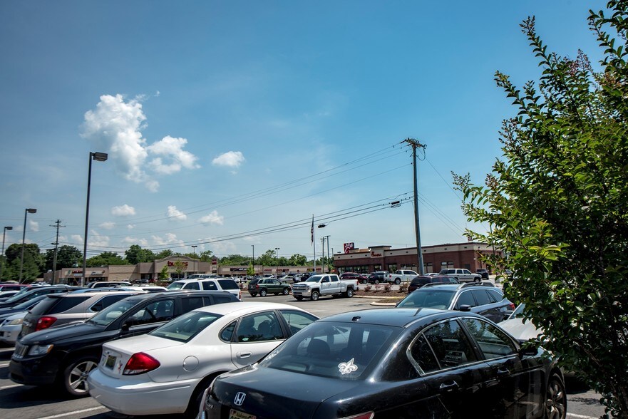 More Photos Of 1906 Glenn Blvd SW, Fort Payne Storefront Retail Office For Lease