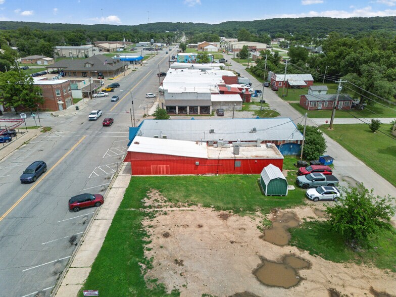 More Photos Of 206 Hwy 20, Salina Restaurant For Sale