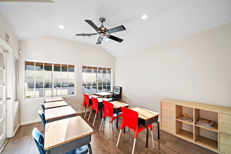 More Photos Of 23201 Orange Ave, Lake Forest Office For Sale