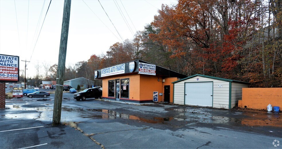 Primary Photo Of 226 Cambridge St, Fredericksburg Auto Dealership For Sale