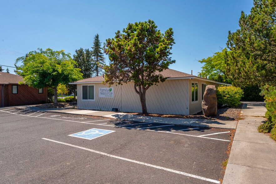 More Photos Of 830 Sharon Ave E, Moses Lake Office For Sale