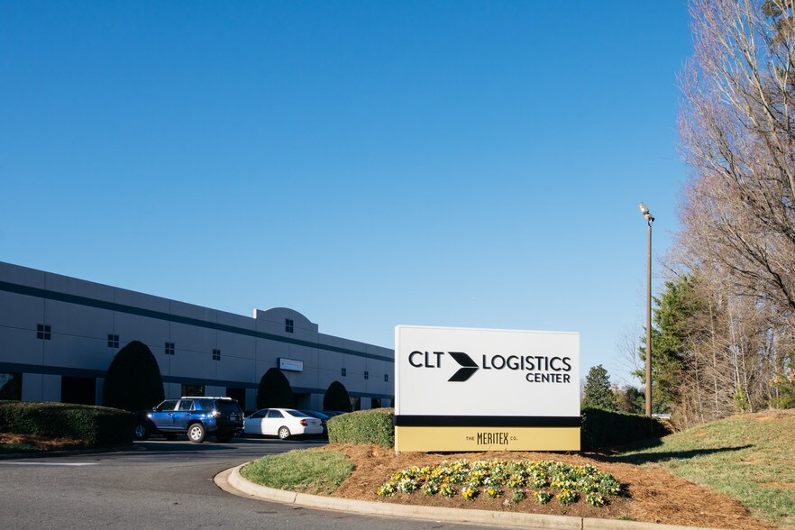 More Photos Of 3400 International Airport Dr, Charlotte Warehouse For Lease