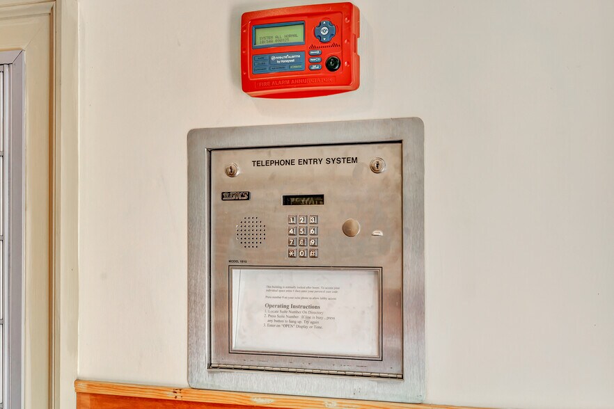 More Photos Of 1449 Old Waterbury Rd, Southbury Office For Lease