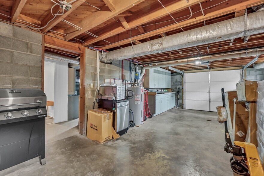 More Photos Of 1758 Memorial Dr, Clarksville Medical For Lease