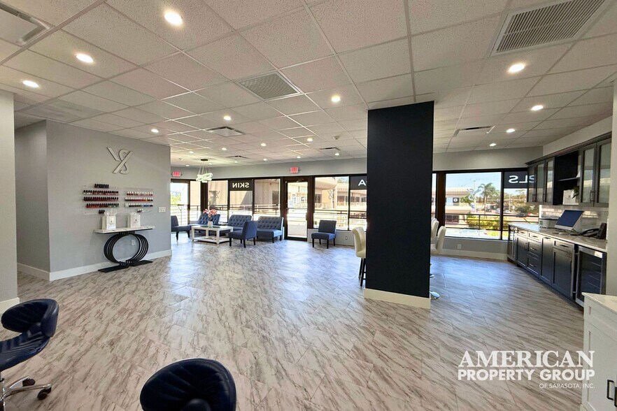More Photos Of 2345 Bee Ridge Rd, Sarasota Storefront Retail Office For Sale