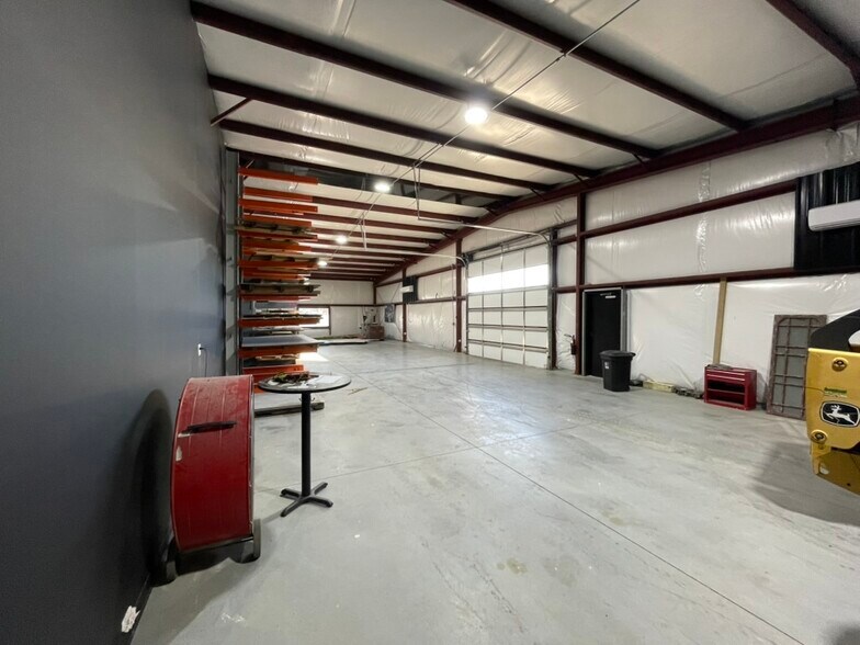 More Photos Of 1700 Commerce Dr, Tonganoxie Warehouse For Sale