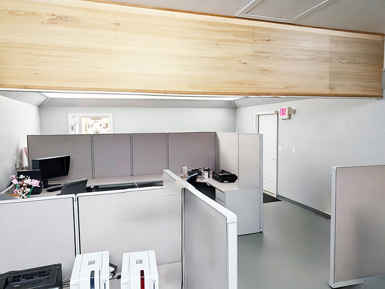 More Photos Of 444 Amherst St, Nashua Freestanding For Sale