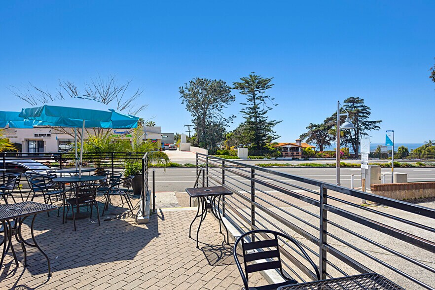 More Photos Of 915 Camino del Mar, Del Mar Office Residential For Lease