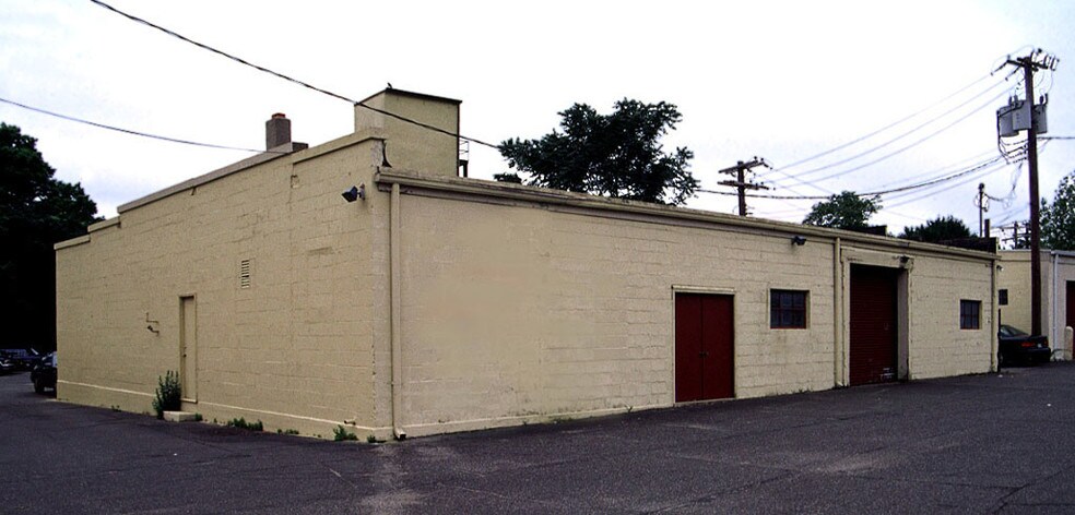 More Photos Of 2365 Milburn Ave, Baldwin Distribution For Sale