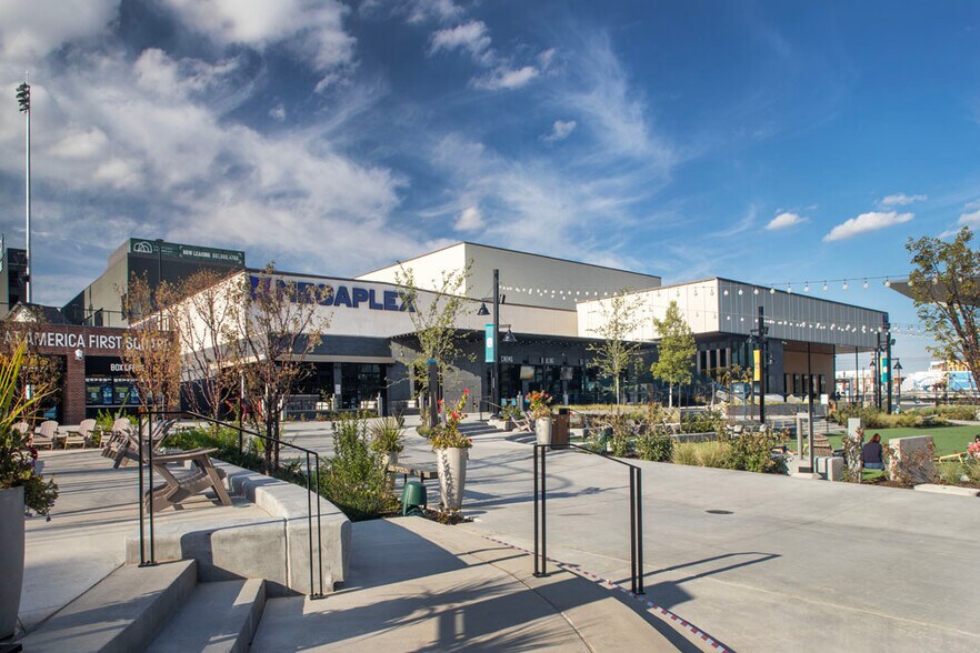 More Photos Of 5446 Center Field Dr, South Jordan Storefront For Lease