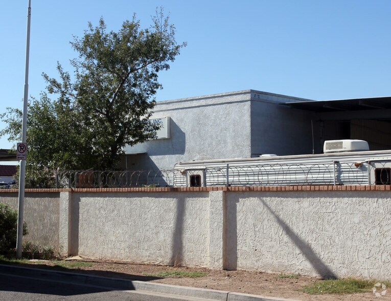 More Photos Of 7838 N 68th Ave, Glendale Manufacturing For Lease