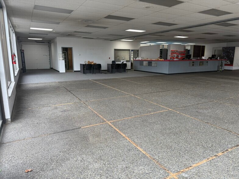 More Photos Of 16002 Pacific Ave S, Spanaway Auto Dealership For Sale