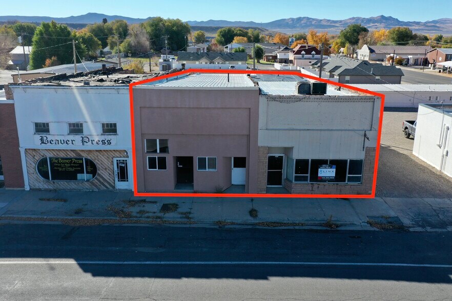 Primary Photo Of 20 E Center St, Beaver General Retail For Sale