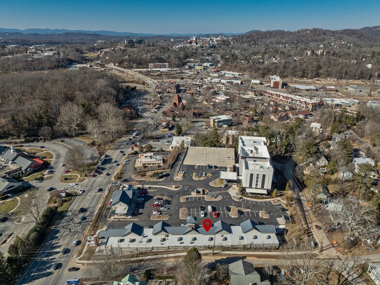 More Photos Of 190 Hendersonville Rd, Asheville Storefront Retail Office For Lease