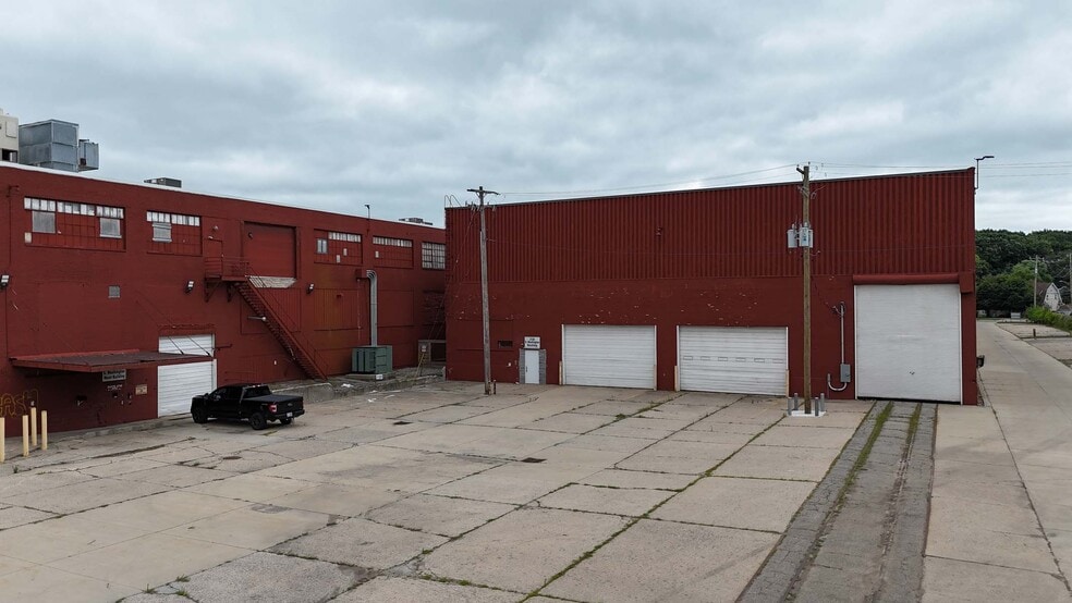 More Photos Of 2120 S Washington Ave, Lansing Warehouse For Sale