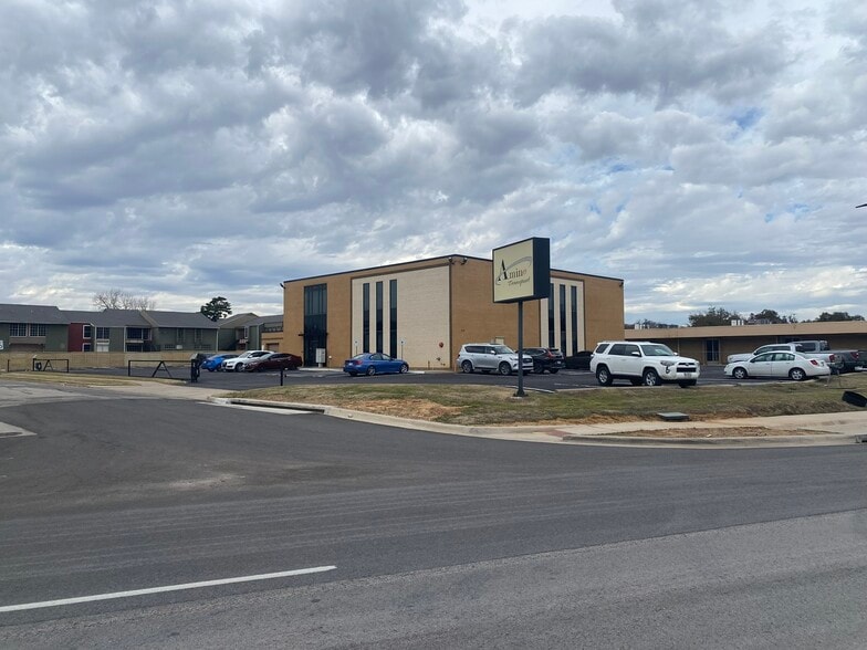 More Photos Of 223 NE Loop 820, Hurst Medical For Sale