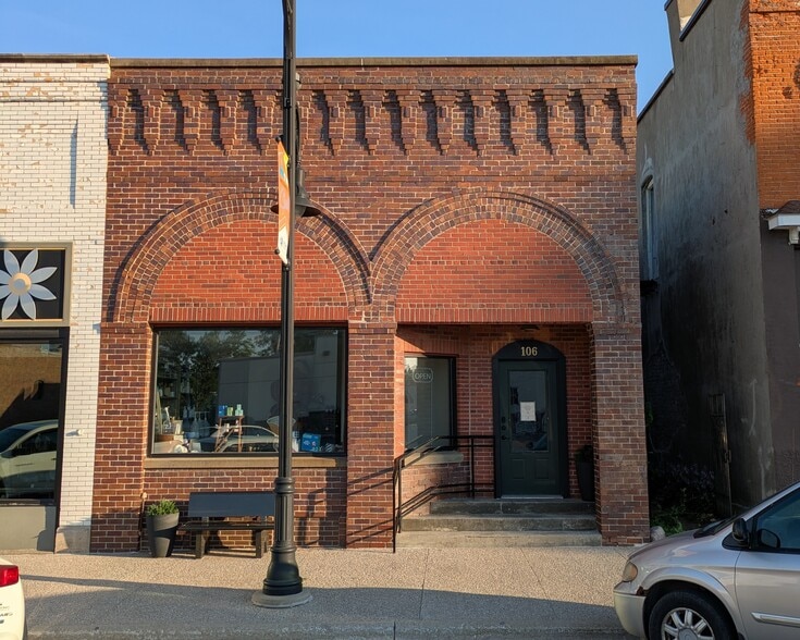 Primary Photo Of 106 NE 2nd St, Stuart General Retail For Sale