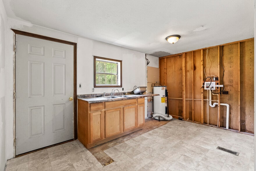 More Photos Of 130 Cooper Run, Shepherdsville Warehouse For Sale