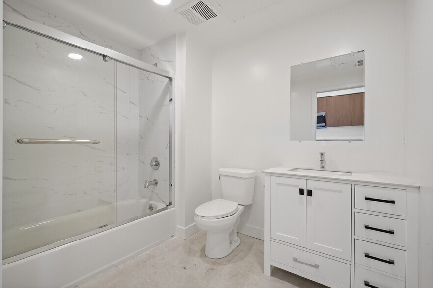 More Photos Of 443 E Vernon Ave, Los Angeles Apartments For Sale