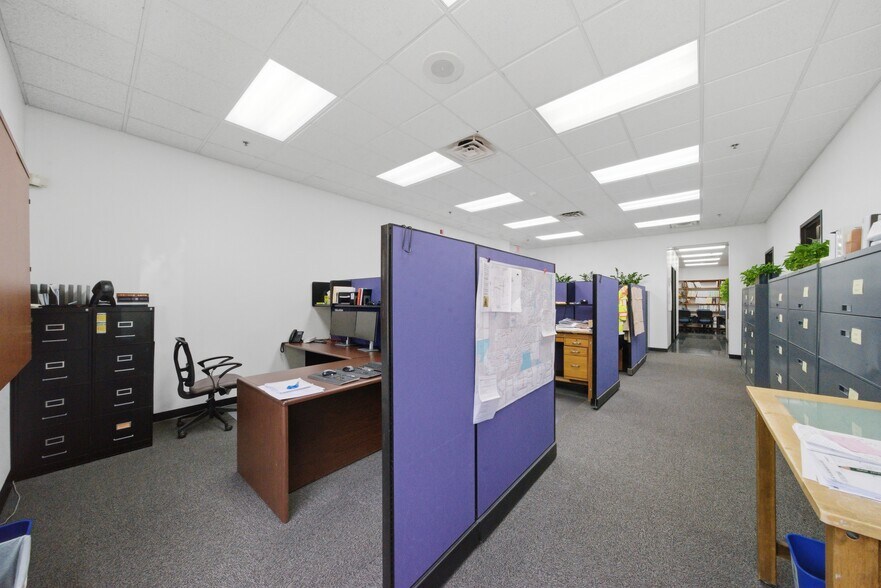 More Photos Of 975 Campus Dr, Mundelein Light Manufacturing For Sale