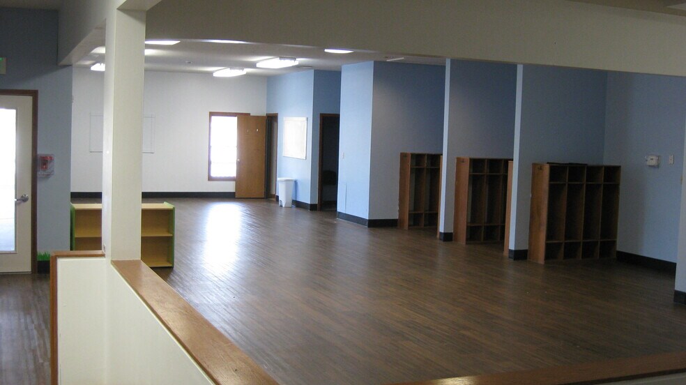 More Photos Of 14621 Amstutz Rd, Leo Daycare Center For Lease