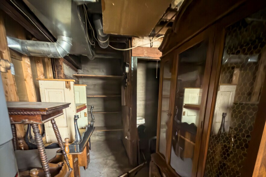 More Photos Of 138 N Linden St, Lamoni General Retail For Sale