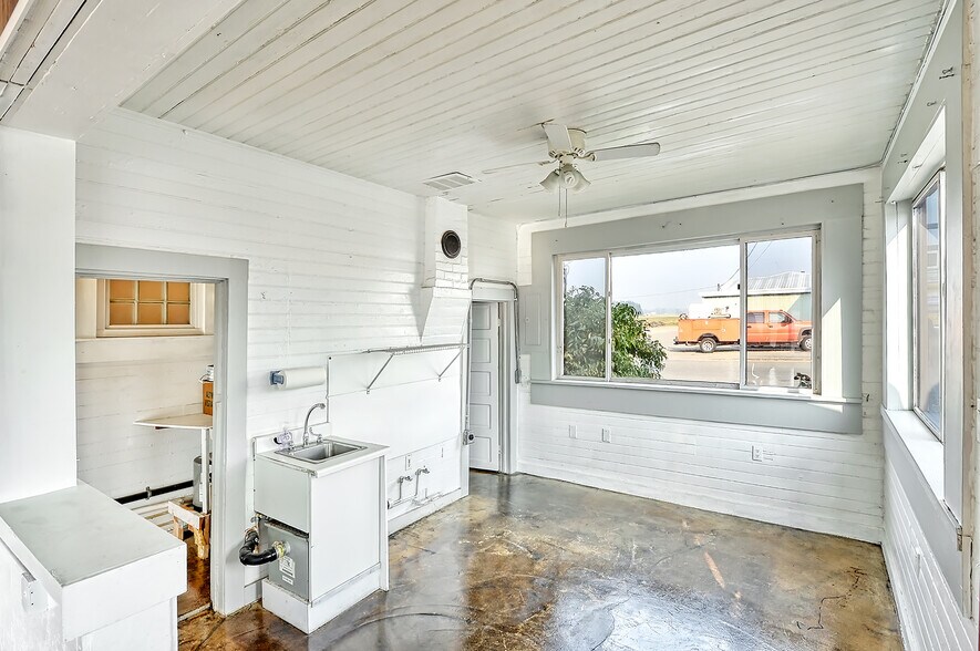 More Photos Of 102 Everson Rd, Everson Storefront For Sale