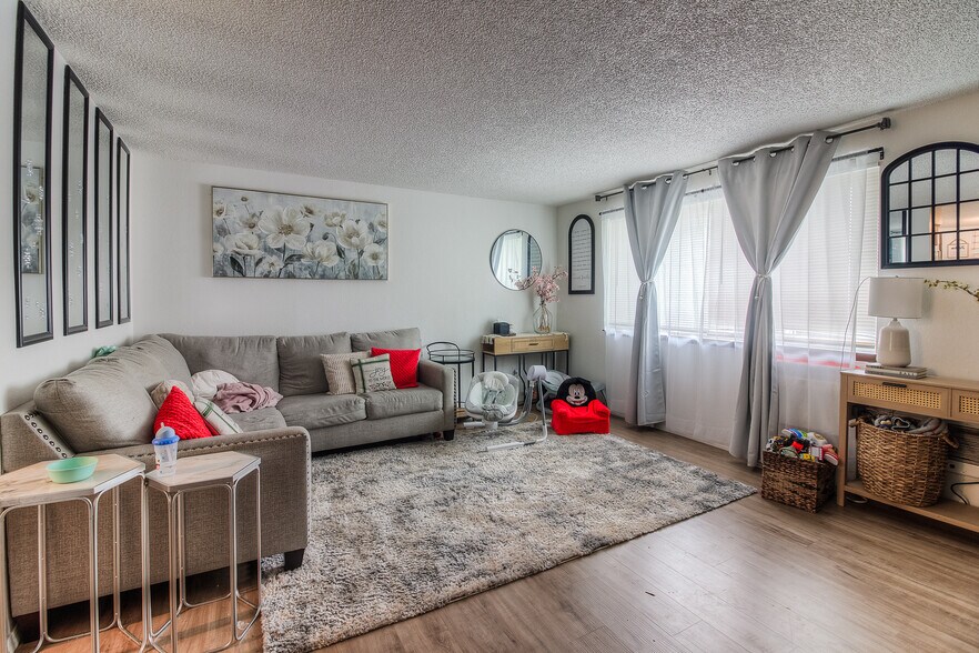 More Photos Of 1704 S 12th Ave, Yakima Apartments For Sale