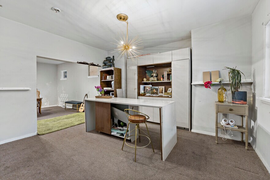 More Photos Of 848 Duss Ave, Ambridge Storefront Retail Residential For Sale