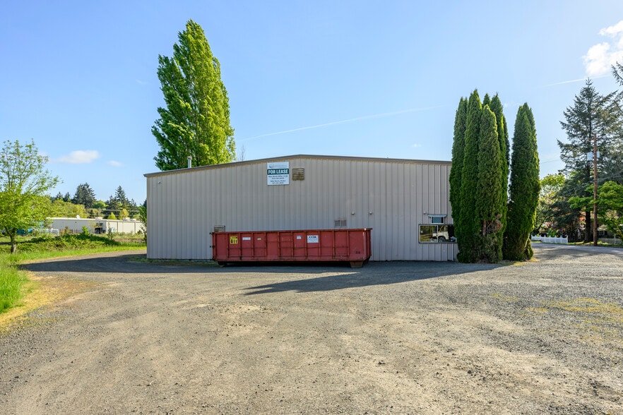 More Photos Of 460 NE Yamhill St, Willamina Distribution For Lease