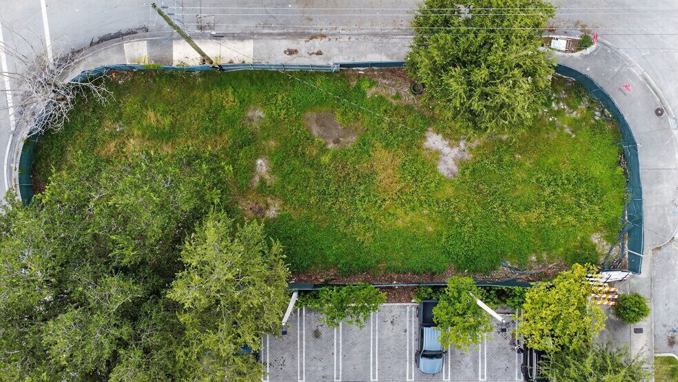 More Photos Of 5434 NE Miami Ct, Miami Land For Sale