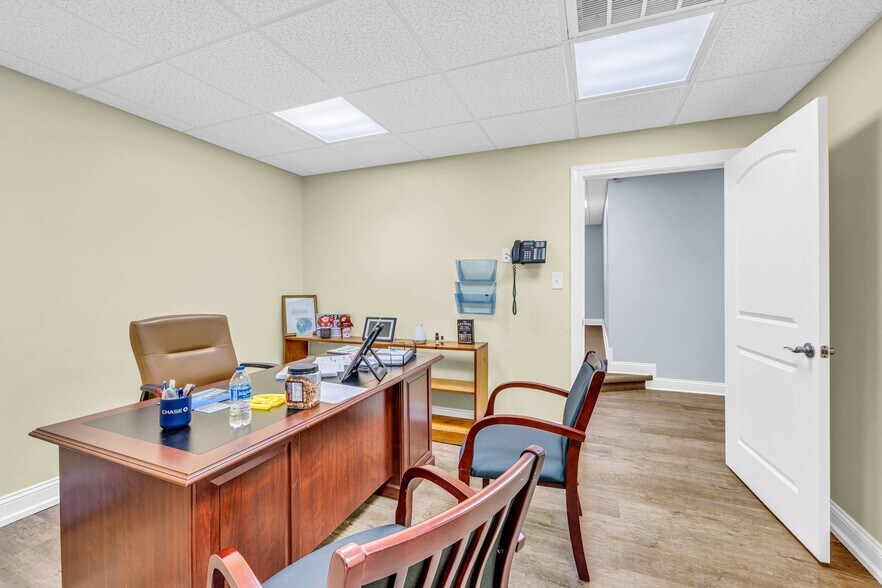 More Photos Of 24 Hartwell St, Royston Office For Sale