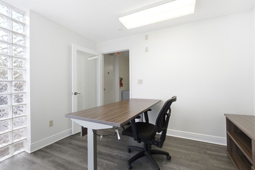 More Photos Of 611 NE 13th St, Fort Lauderdale Loft Creative Space For Lease