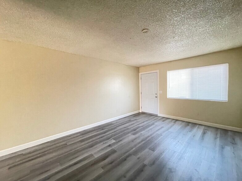More Photos Of 1709 Fairfield Ave, Las Vegas Apartments For Sale