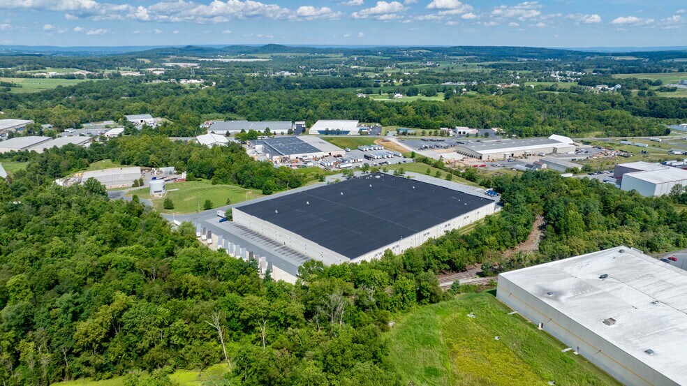 More Photos Of 22 Blackhawk Ln, Elizabethtown Distribution For Sale