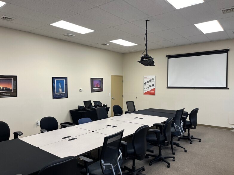 More Photos Of 3218 Lakeshore Rd, Buffalo Office For Sale