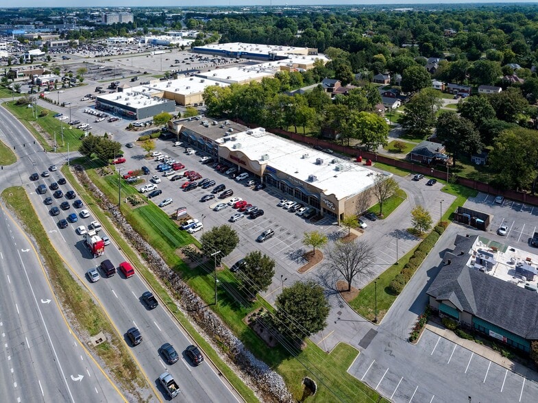 More Photos Of 2001 S Hurstbourne Pky, Louisville Storefront For Lease