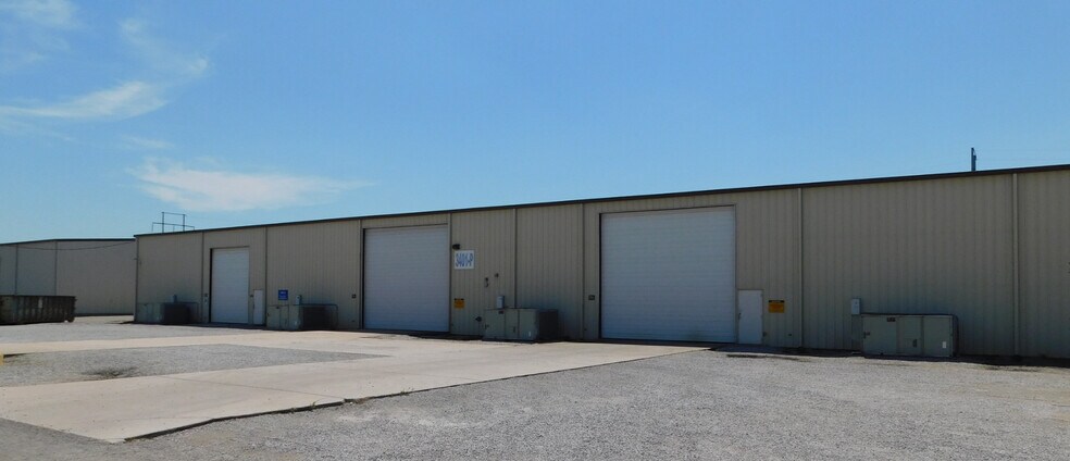 More Photos Of 3401 Highway 20, Decatur Unknown For Lease