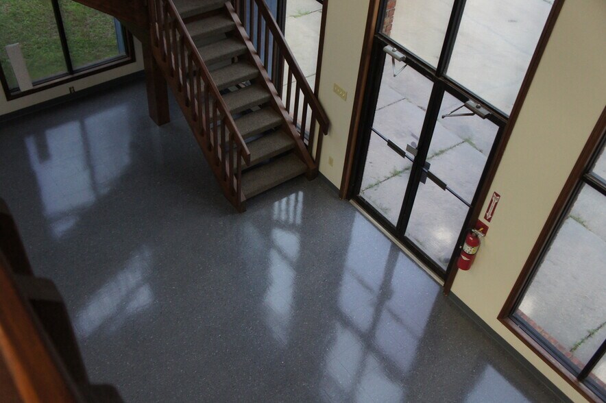 More Photos Of 3505 W Admiral Doyle Dr, New Iberia Flex For Lease