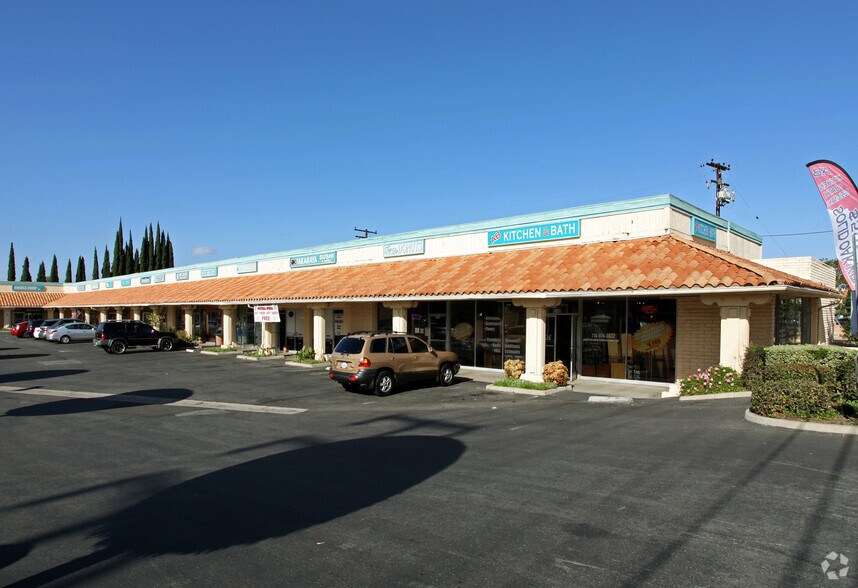 More Photos Of 1700 N Tustin St, Orange Unknown For Lease